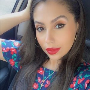 Meet your Posher, Elinora